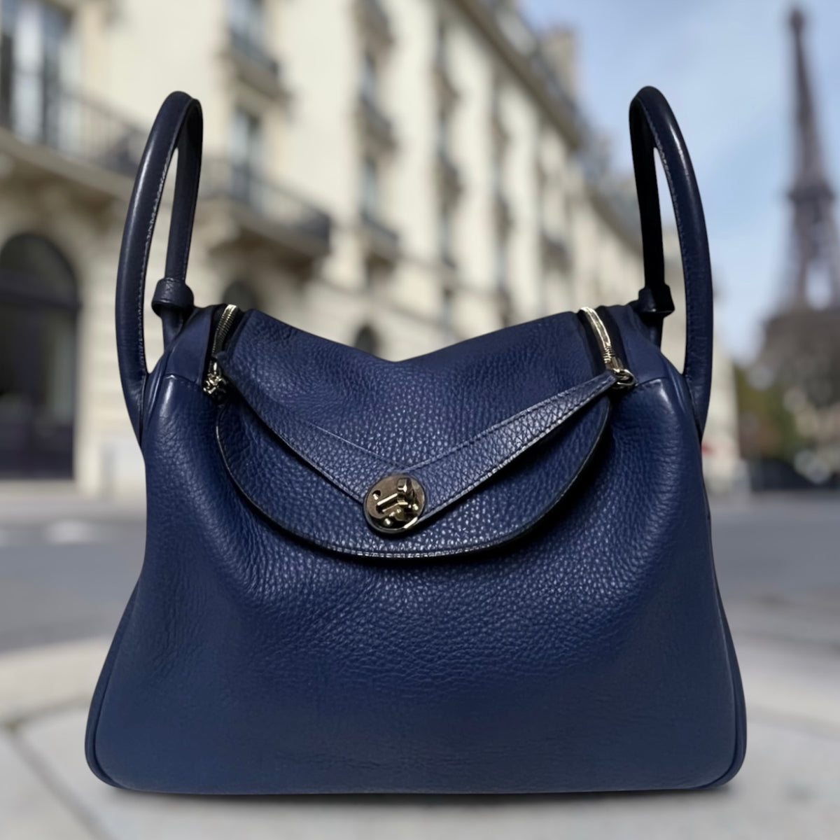 HERMES Lindy 30 in Bleu Electrique