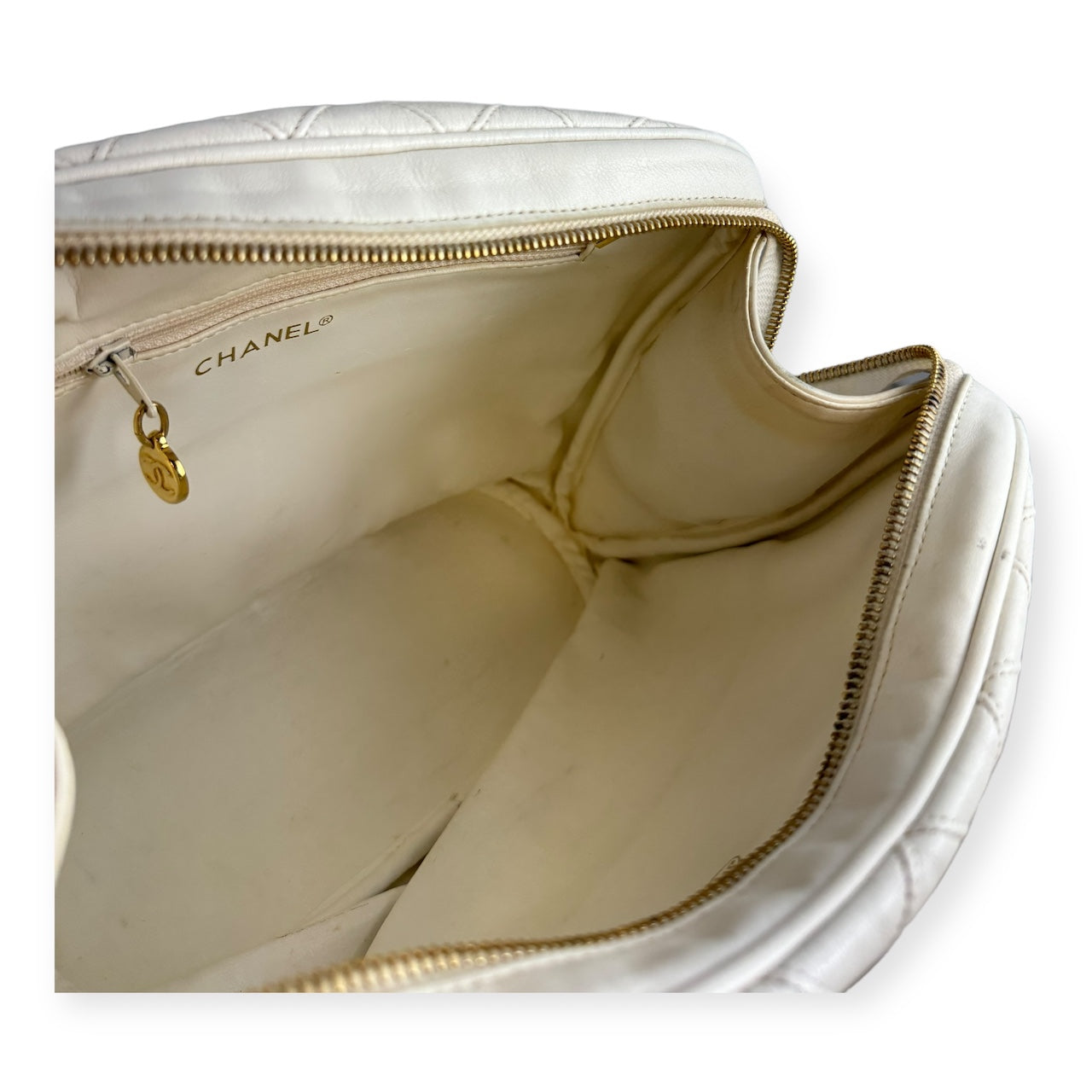 CHANEL Diamond Stitch Shoulder Bag in Ivory