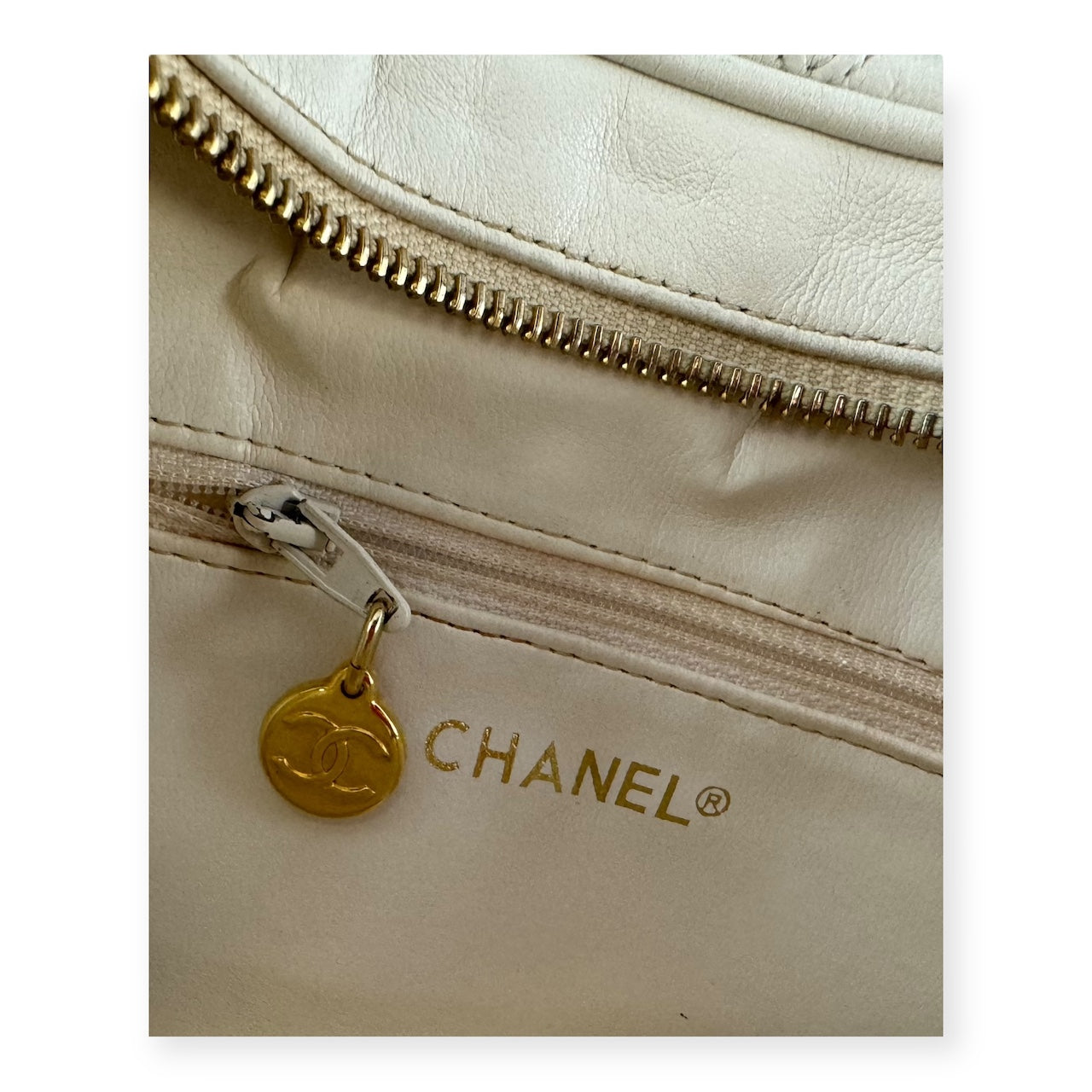 CHANEL Diamond Stitch Shoulder Bag in Ivory