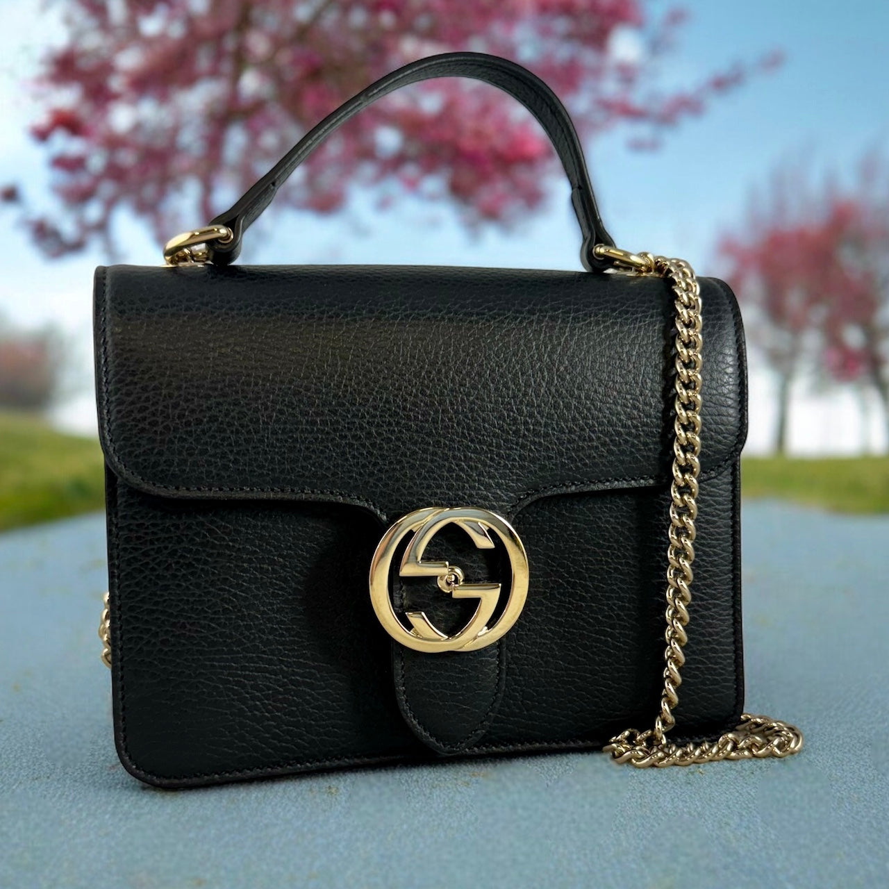 GUCCI Interlocking G Crossbody in Black