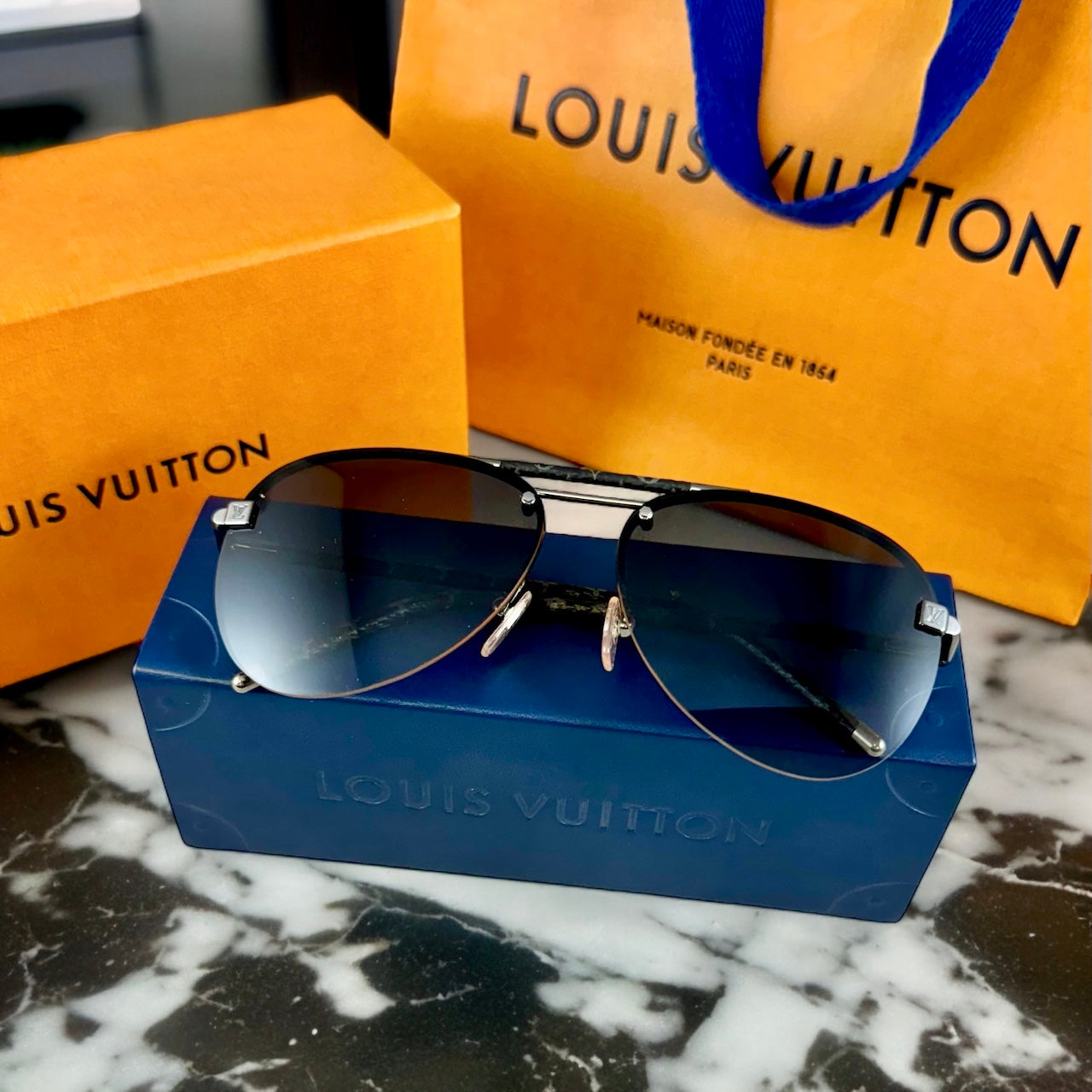 LOUIS VUITTON Monogram Aviator Sunglasses in Gray
