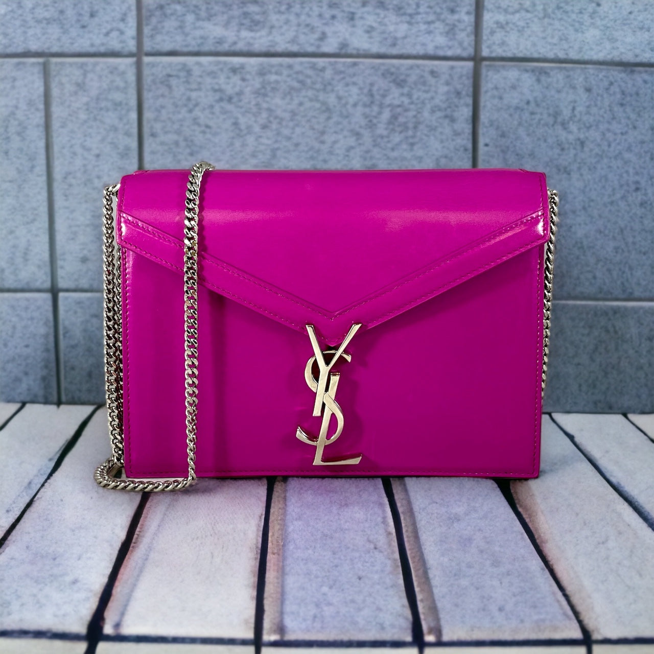 SAINT LAURENT Cassandra Bag in Fuchsia