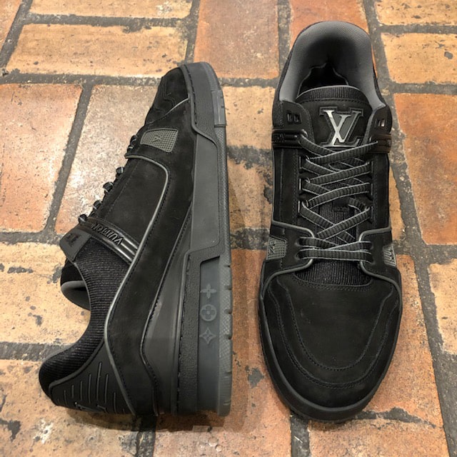 Lv trainer low trainers Louis Vuitton Black size 6 US in Suede - 32328135