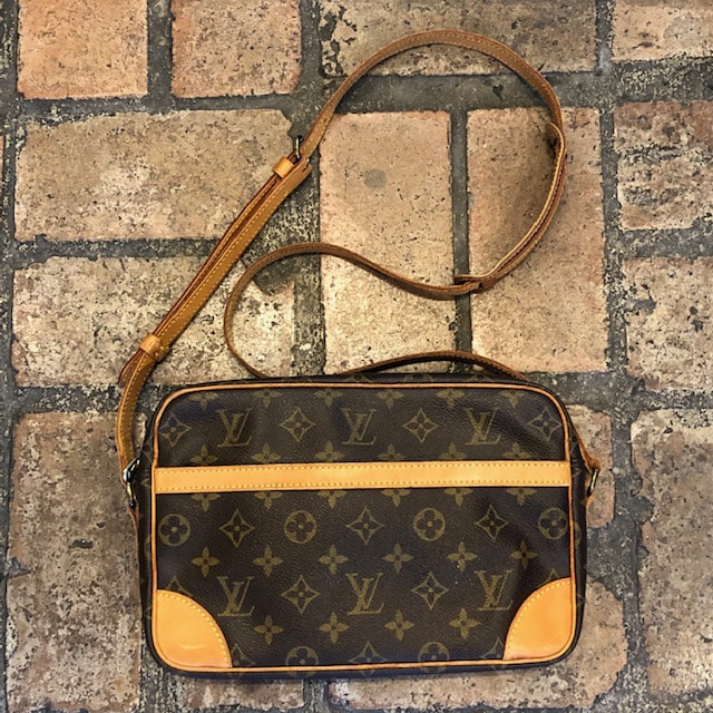 Sold at Auction: Vintage Louis Vuitton Trocadero 27 Handbag