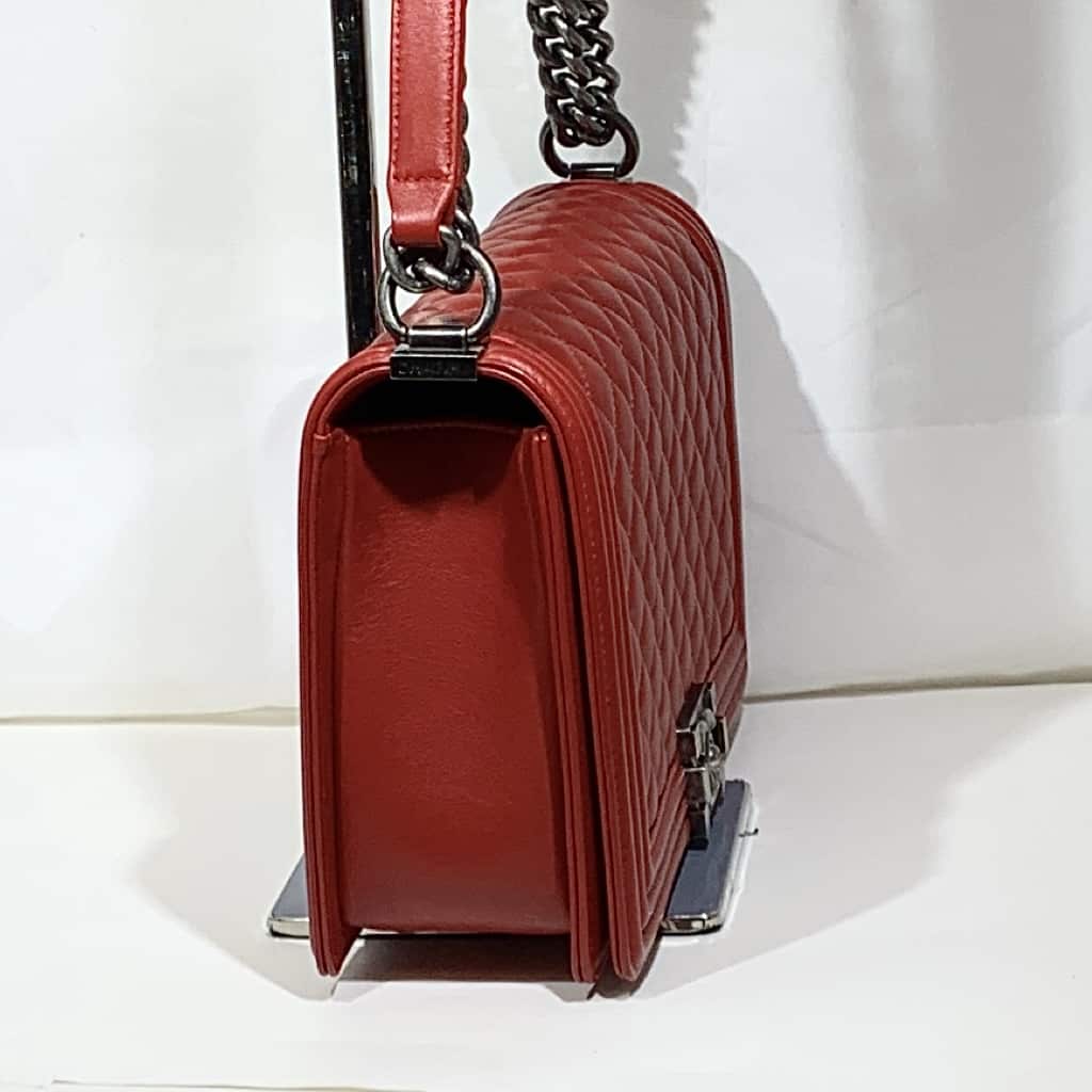 Chanel Red Quilted Calfskin Top Handle Boy Bag Medium Q6B01A3PR7005