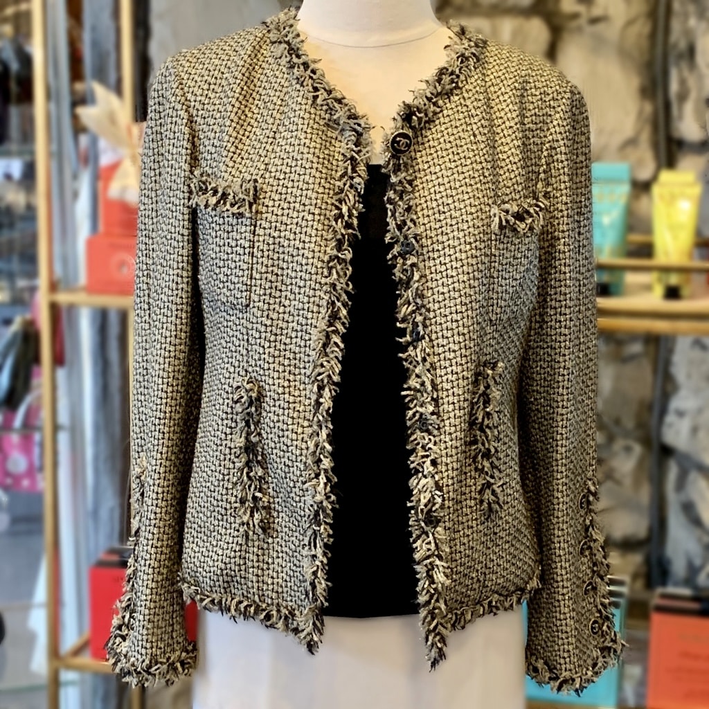CHANEL Metallic Tweed Jacket in Gold and Black 40 - More Than You