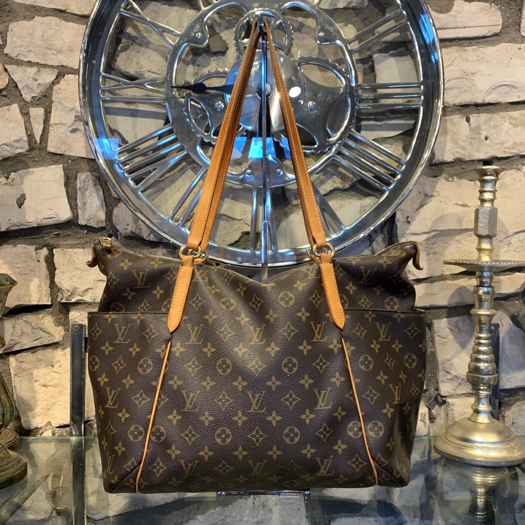 LOUIS VUITTON Monogram Totally PM Tote - More Than You Can Imagine