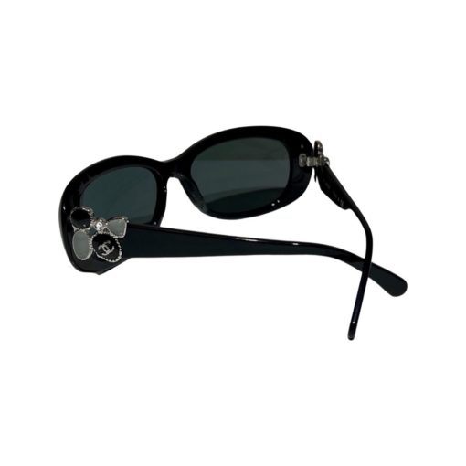 CHANEL Cluster Sunglasses in Black 3