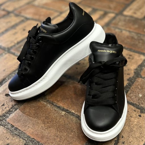 ALEXANDER MCQUEEN Oversized Sneakers in Black Leather (40) 1