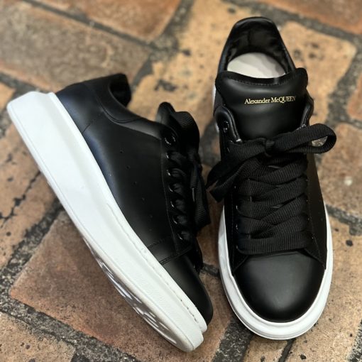 ALEXANDER MCQUEEN Oversized Sneakers in Black Leather (40) 2