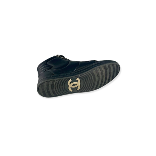 CHANEL Classic Chain Sneaker in Black 6