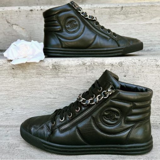 CHANEL Classic Chain Sneaker in Black 1