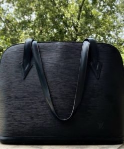Louis Vuitton Lussac Handbag 391507