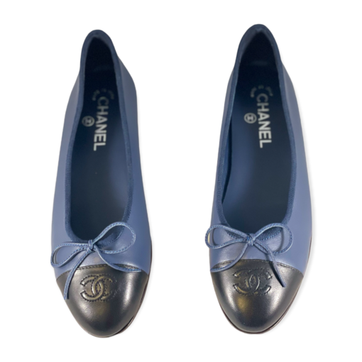 CHANEL Ballerinas in Navy and Black 2
