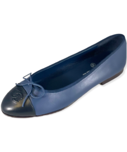 CHANEL Ballerinas in Navy and Black 9