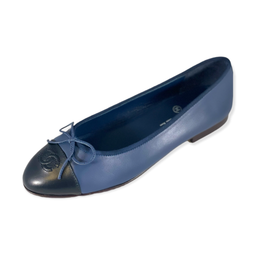 CHANEL Ballerinas in Navy and Black 3