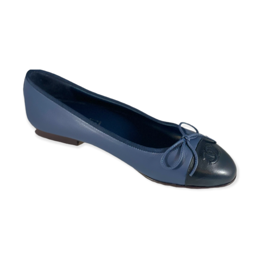 CHANEL Ballerinas in Navy and Black 4