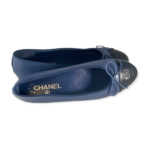 CHANEL Ballerinas in Navy and Black 6