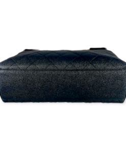 CHANEL Wood Handle Handbag in Black Caviar 15