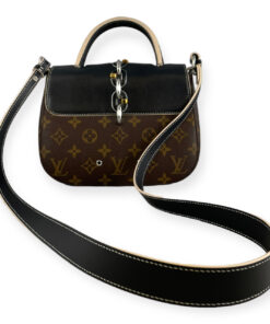 Louis Vuitton Chain It Top Handle Shoulder Bag 19