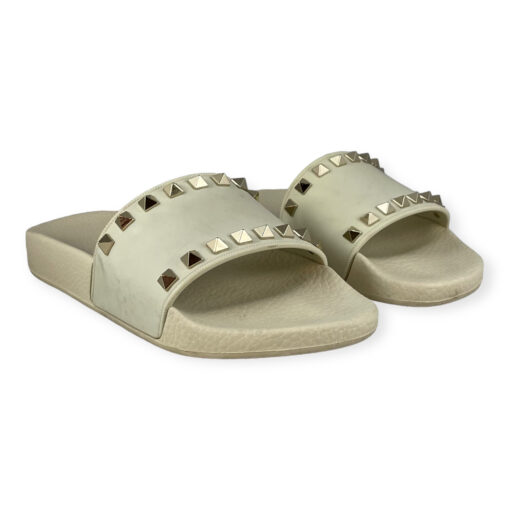 Valentino Rockstud Rubber Slide Sandals in Ivory | Size 35 1