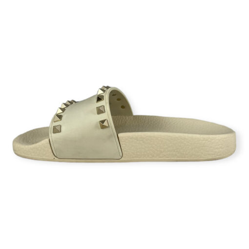 Valentino Rockstud Rubber Slide Sandals in Ivory | Size 35 2