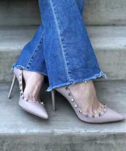 Size 39 | Valentino Rockstud Pumps in Nude