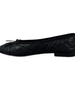 Chanel Quilted Ballerina Flats in Black Size 38.5 7