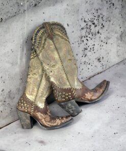 Double D Ranch Studded Cowboy Boots | Size 6